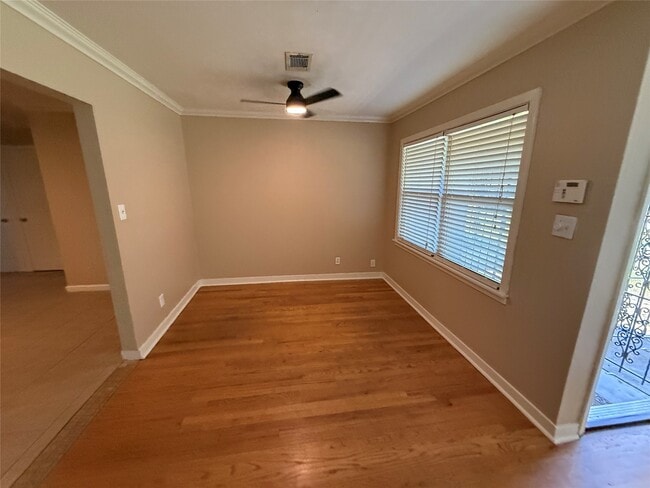 Building Photo - 6302 Thrush Dr