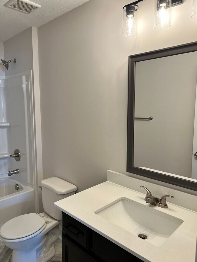 Building Photo - Brand New Three Bedroom in Cherry Acres