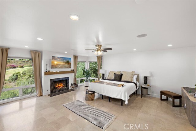 Building Photo - 449 Avenida Crespi