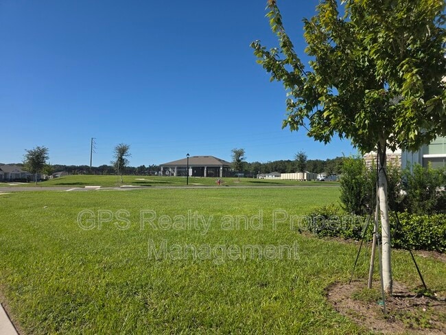 Building Photo - 33409 Country House Dr