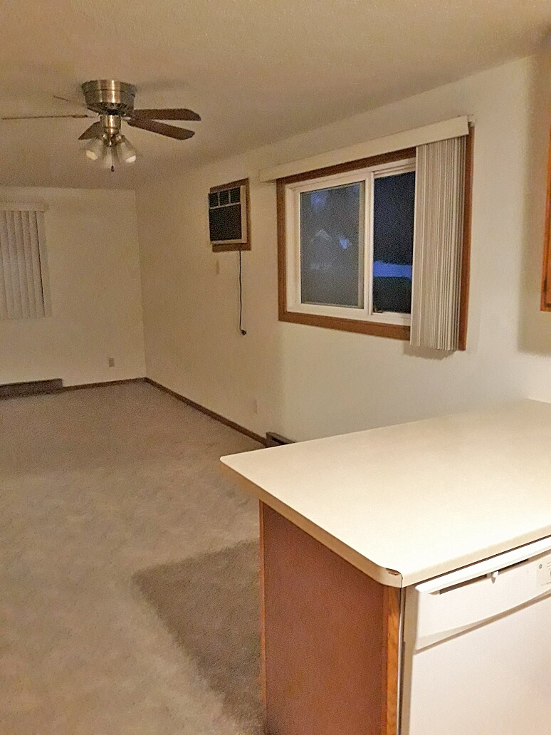 Building Photo - 608 N 4th St