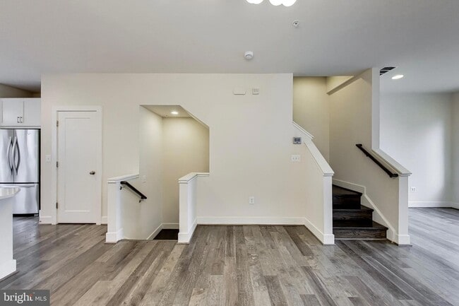 Building Photo - 16616 Crabbs Branch Way