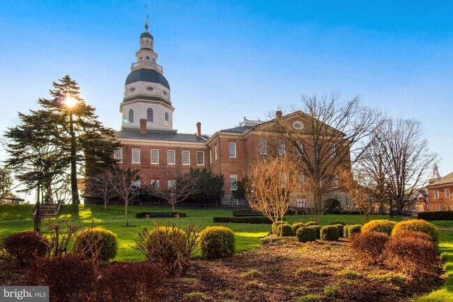 Building Photo - 5 Park Pl