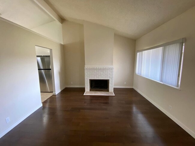 Living Room - 2821 Pepper Oaks Dr