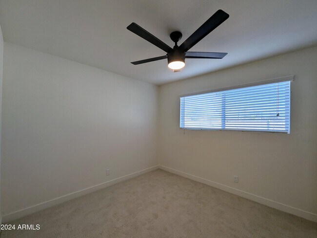 Building Photo - 121 N Flint Cir