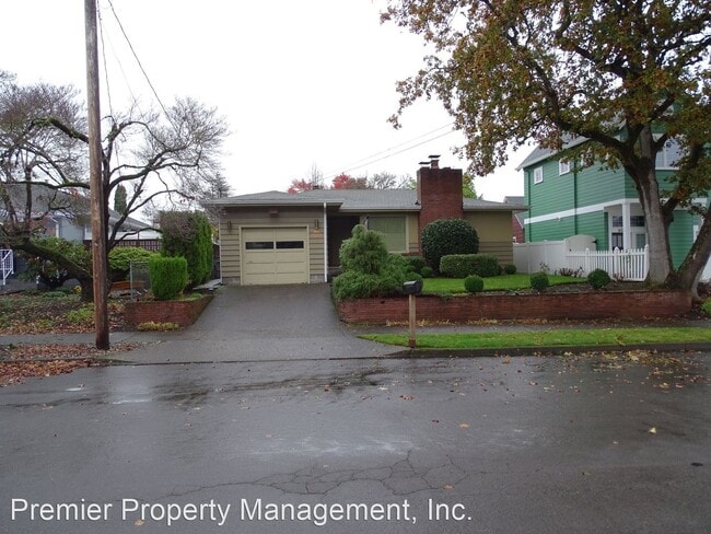 Primary Photo - 4 br, 2 bath House - 811 T ST