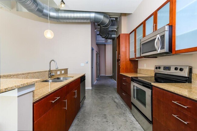 Building Photo - 1136 Washington Ave