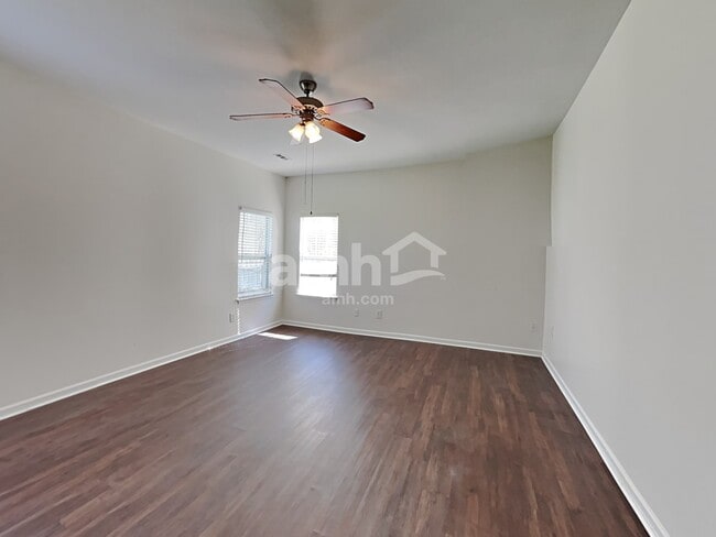 Building Photo - 108 Dunnell Rd