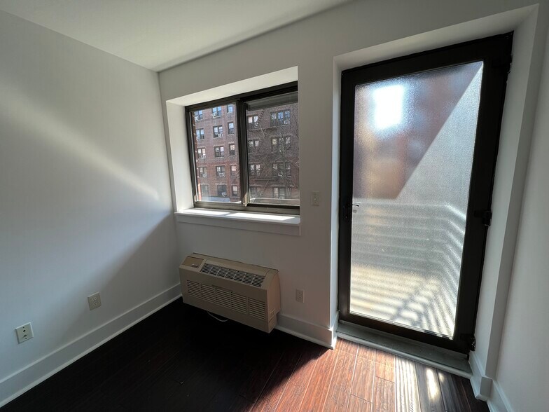 Building Photo - 6515 Booth St