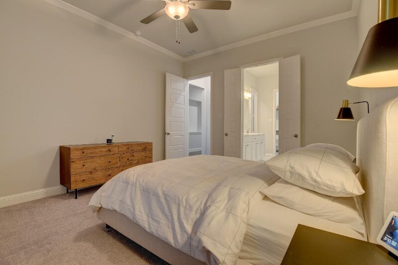 Building Photo - 1913 Cathedral Dr