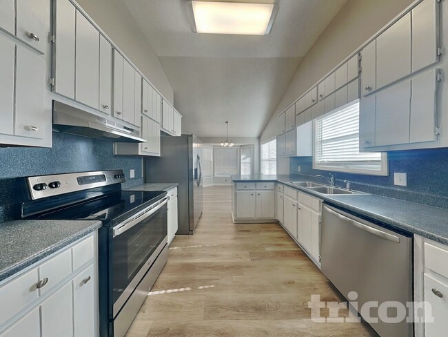 Building Photo - 118 Valleydale Dr