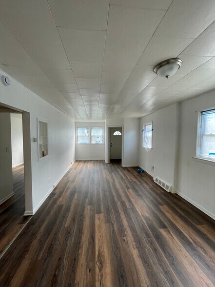 Building Photo - 3610 E 139th St