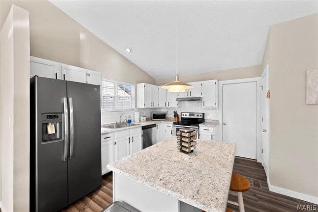 Building Photo - 202 Oxford Ave