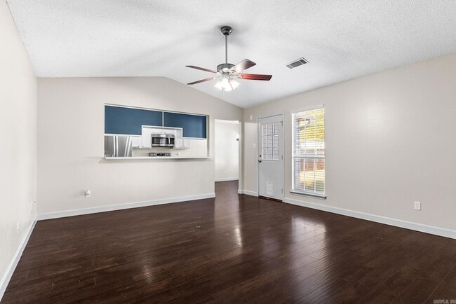 Building Photo - 10 Meadow Ridge Loop