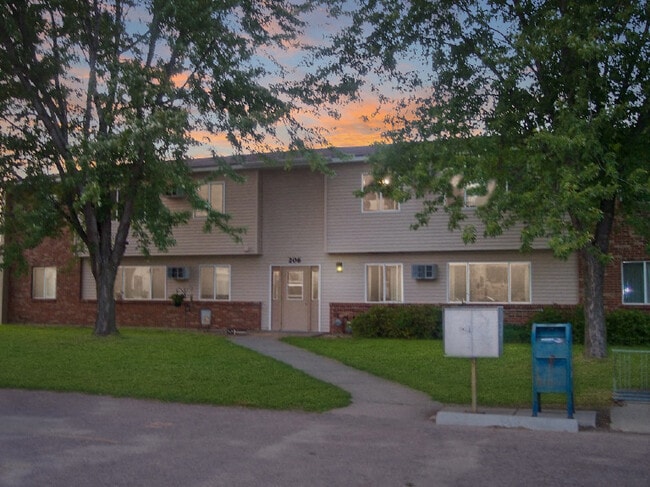 Building Photo - Greenbriar Apartments