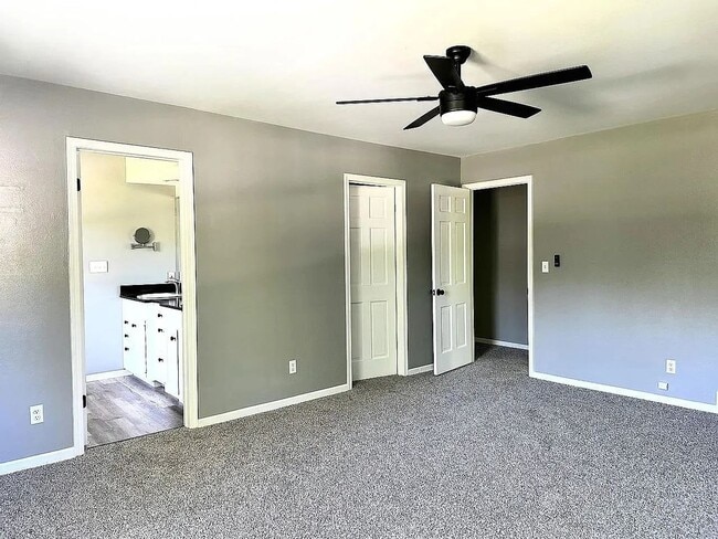 Building Photo - 340 Crescent Ln