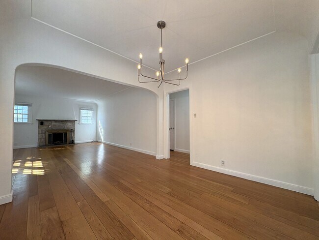 Building Photo - Charming Updated 4BR Home on Prime Corner ...