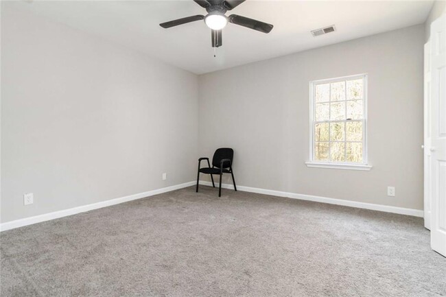 Building Photo - 2119 Tudor Castle Way