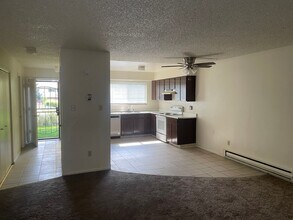 Building Photo - 482 Smithridge Park