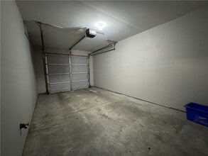 Building Photo - 768 Royal Sunset Dr