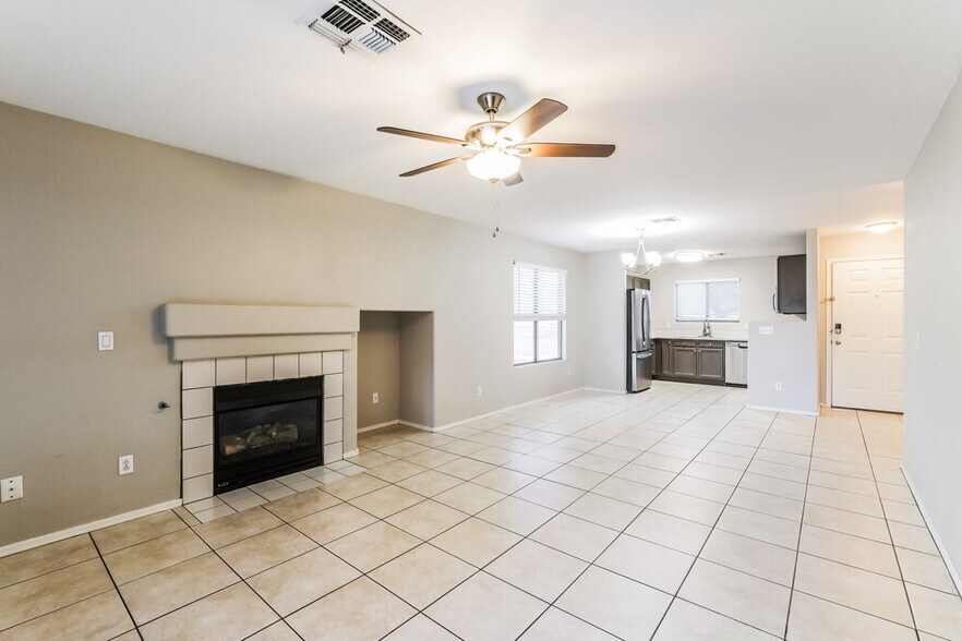 Building Photo - 16083 W Monroe St