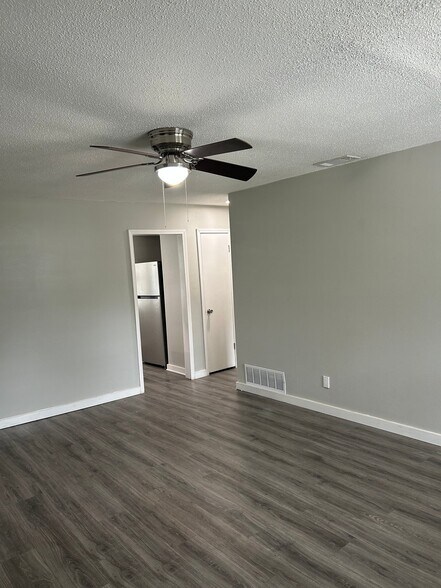 Building Photo - 2508 Oak Forest Dr