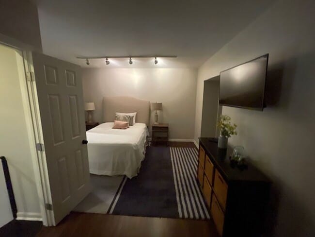 Building Photo - Stunning Furnished 3 Bedroom 3 Bath Condominium ON Piedmont Park!