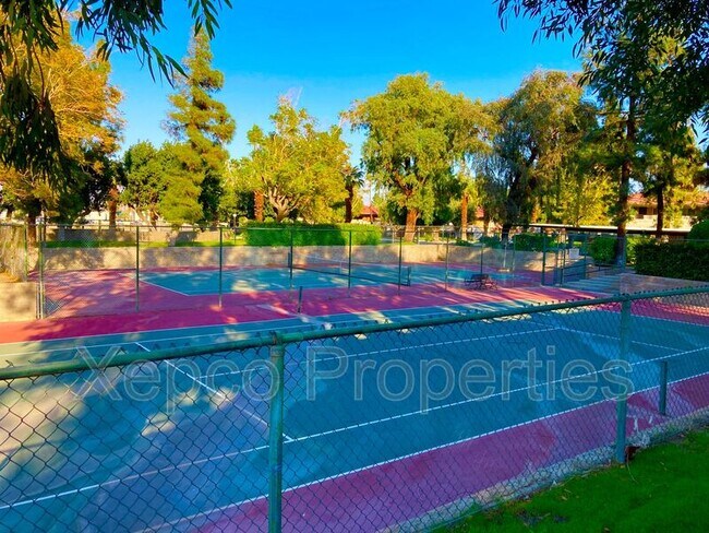 Building Photo - 2821 Los Felices Cir W