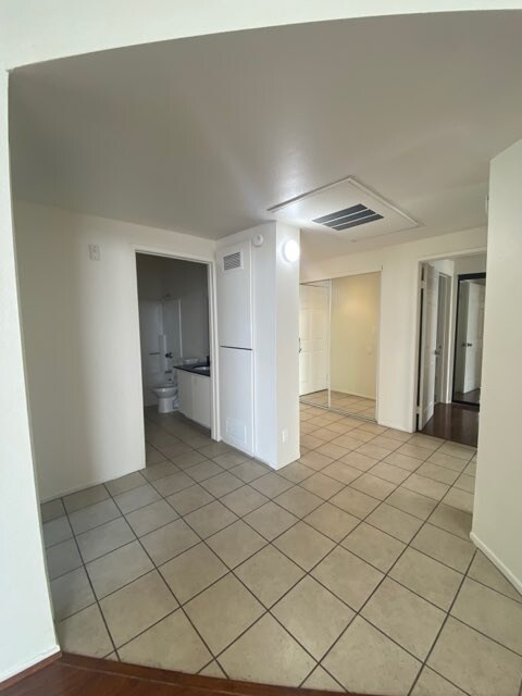 Building Photo - 4343 Whitsett Ave