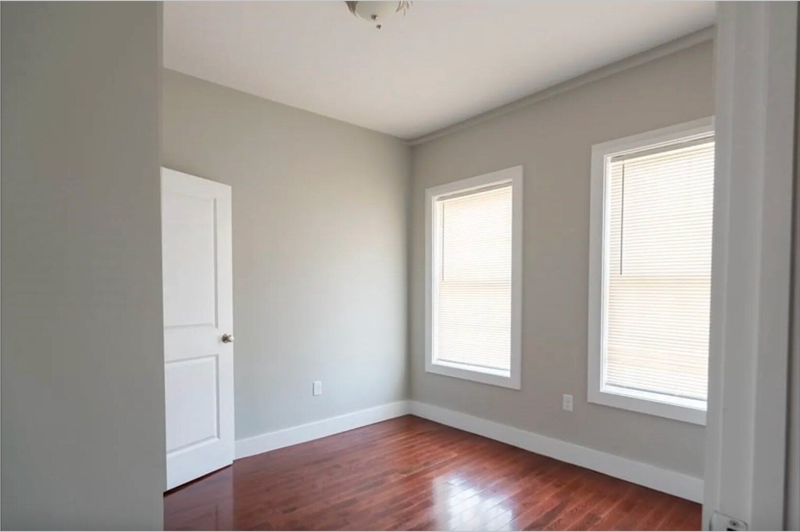 Building Photo - 33 Covington St