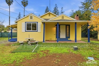 Building Photo - 3351 Albany Way