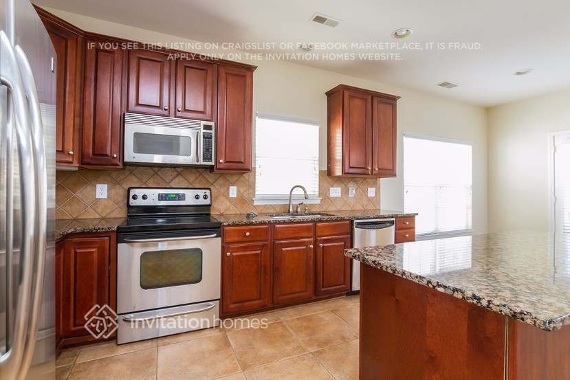 Building Photo - 9834 Edinburgh Ln