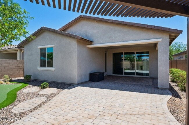 Building Photo - 5554 S Archer