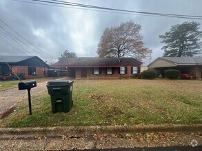 Building Photo - 3 bedroom 1 bathroom brick home in West Tu...