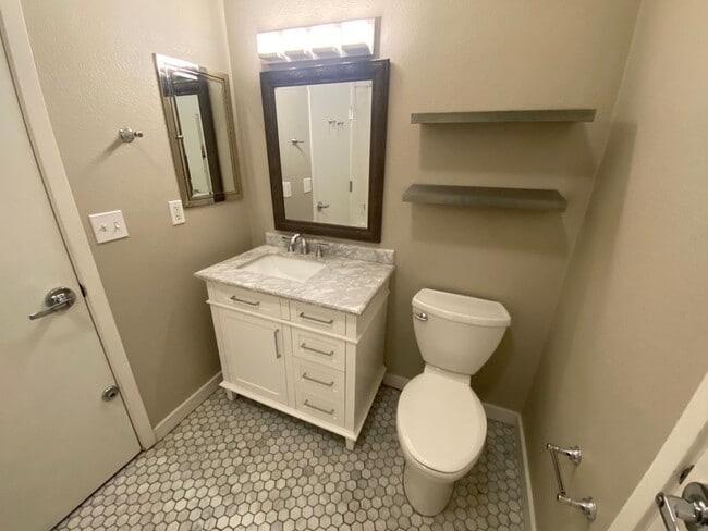 Building Photo - Great LoHi Condo - License #2023-BFN-0073421