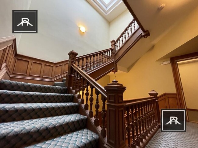 Building Photo - 3 bedroom in Brookline MA 02445