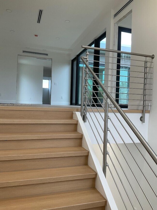 Building Photo - 1700 NE 18th St