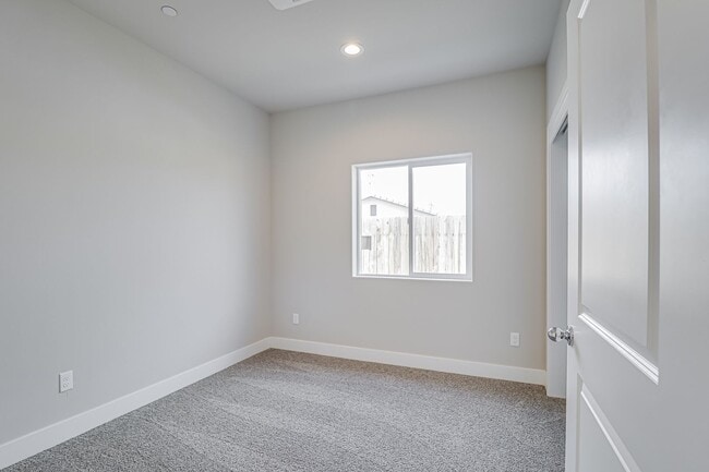 Building Photo - New Construction w/Solar!