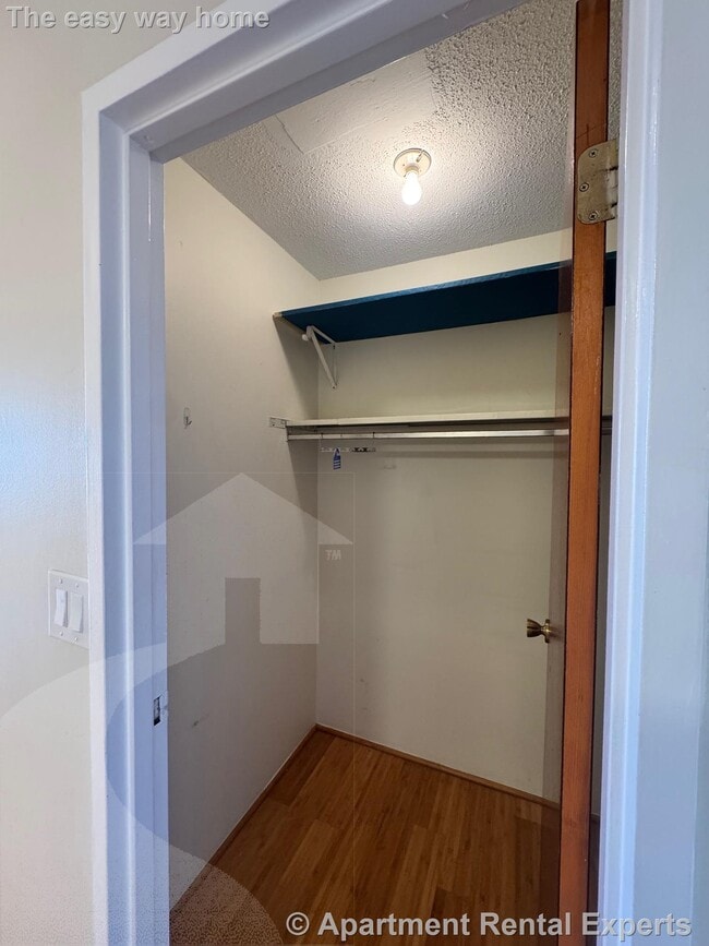 Building Photo - 474 Broadway