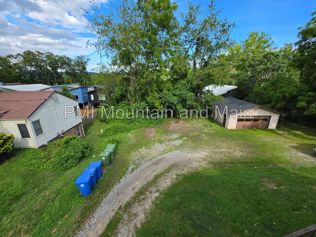 Building Photo - 41 Westwood Pl