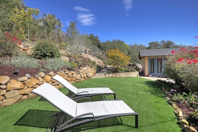 Building Photo - 940 Arbolado Rd