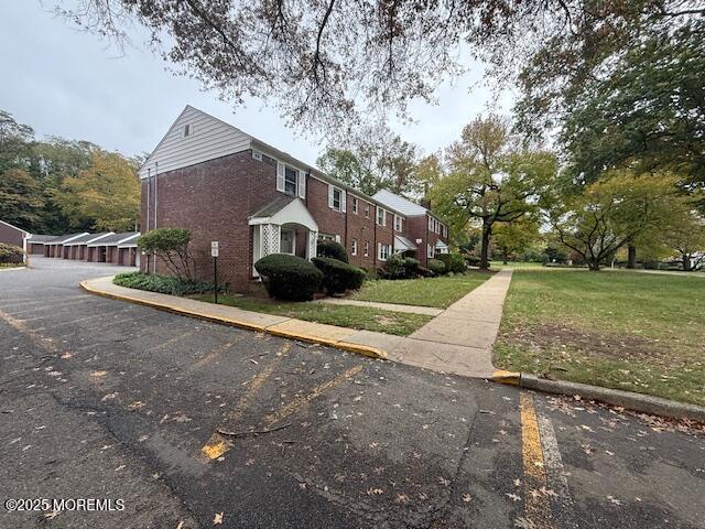 Building Photo - 82 Manor Dr