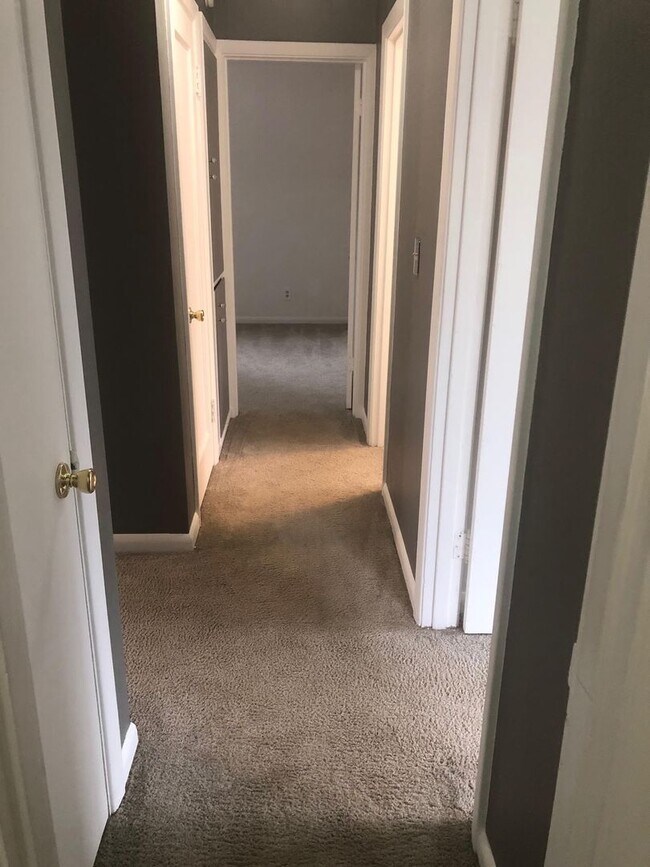 Building Photo - Lisa Johnson Duplex (LJ)