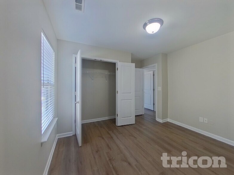 Building Photo - 3019 Burgess Dr