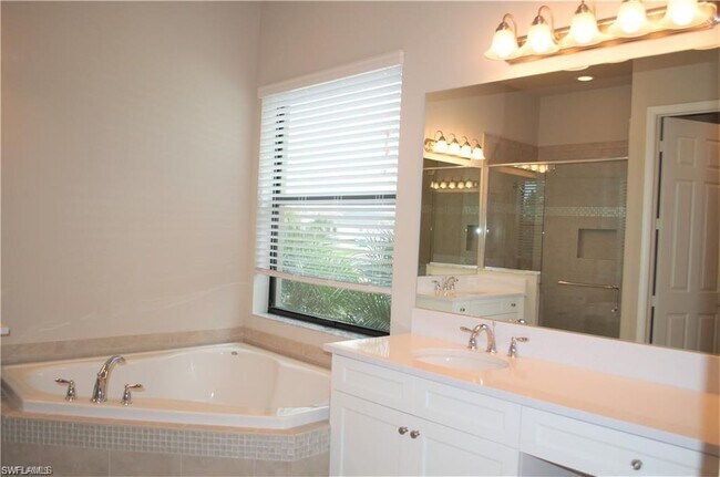 Building Photo - 4150 Aspen Chase Dr