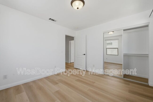 Building Photo - 1087 Waterfall Way