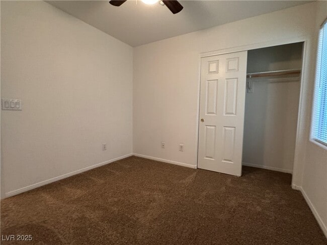 Building Photo - 7848 Solid Horn Ct