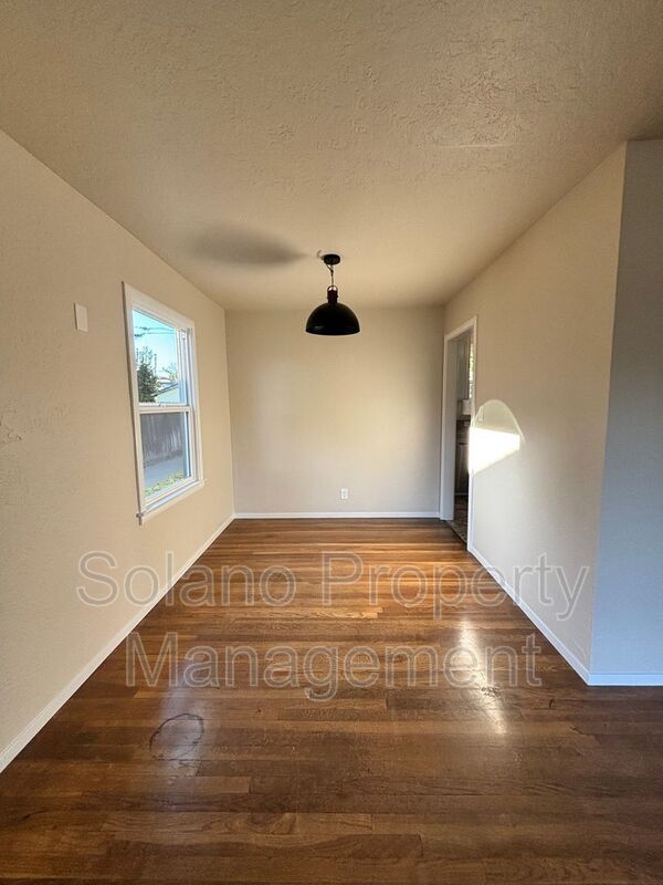 Building Photo - 29 Southwood Dr