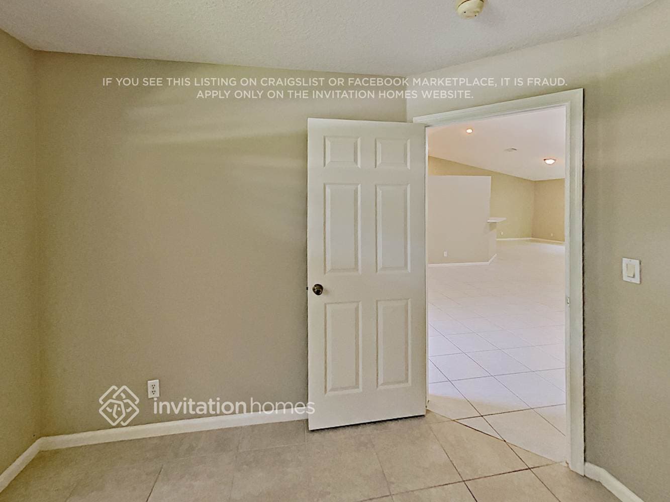 Building Photo - 13750 Lilac Pl