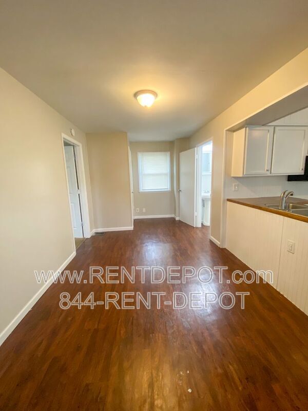 Building Photo - 2035 Hicks Dr